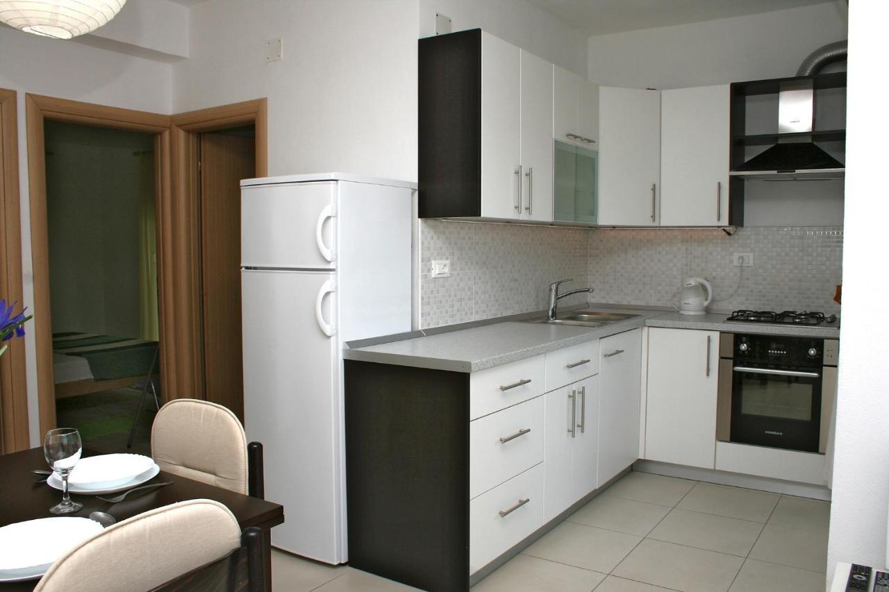 Apartments With A Parking Space Bilo, Primosten - 12870 Exterior photo